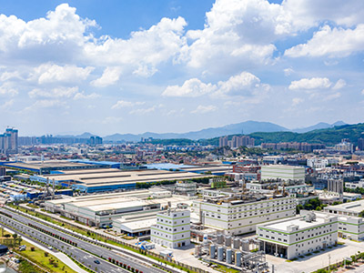 大面積的廠房倉(cāng)庫(kù)