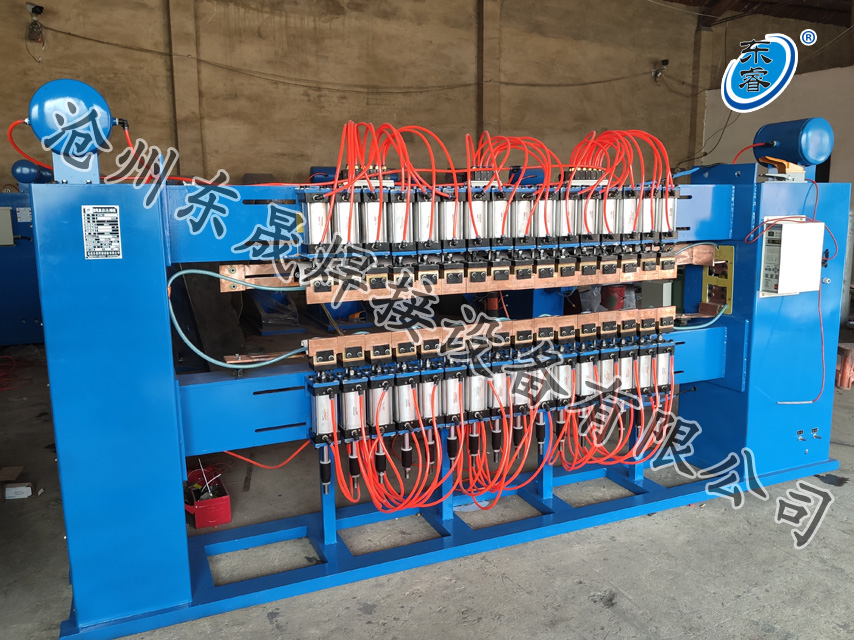 多頭排焊機安裝現場