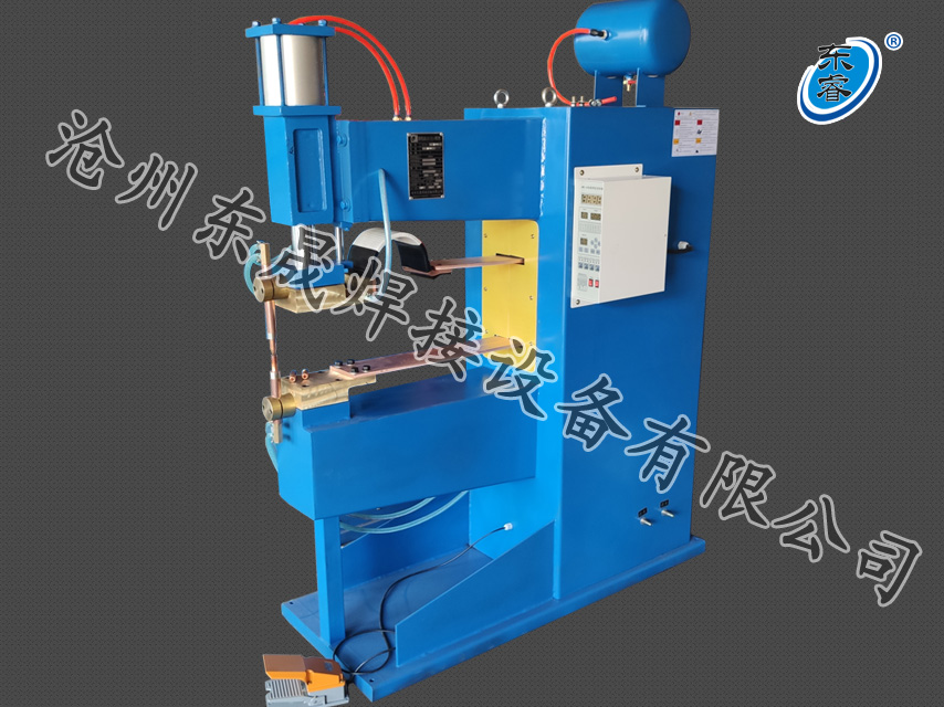 長臂氣動點(diǎn)焊機(jī)